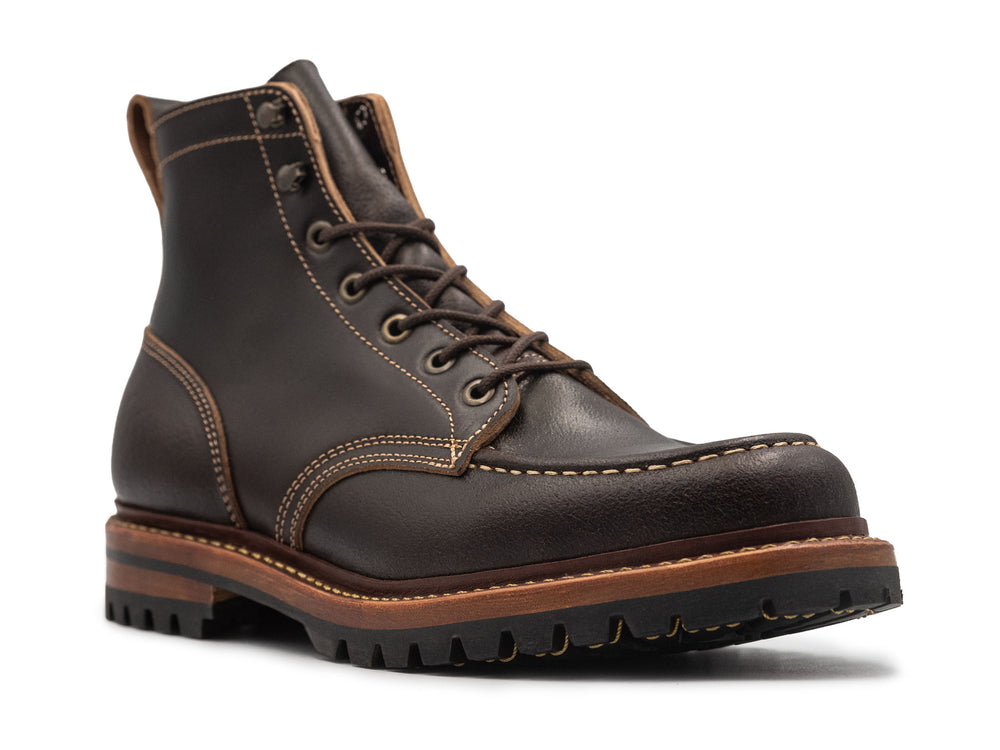 3qtr view of java waxed flesh moc toe on white background