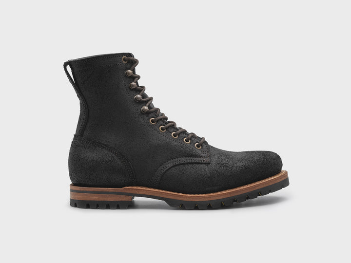 360° rotating view of the Black Oiled Rough Out Plain Toe Upland boot
