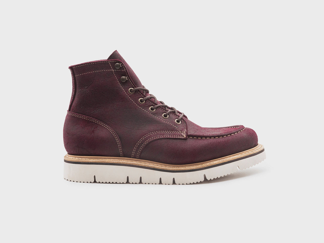360° rotating view of the Burgundy Rambler Moc Toe boot