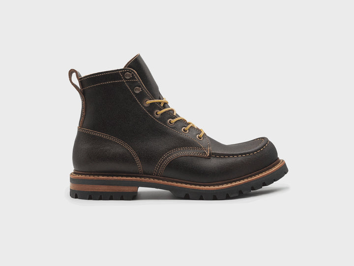 360° rotating view of the Java Waxed Flesh Moc Toe boot
