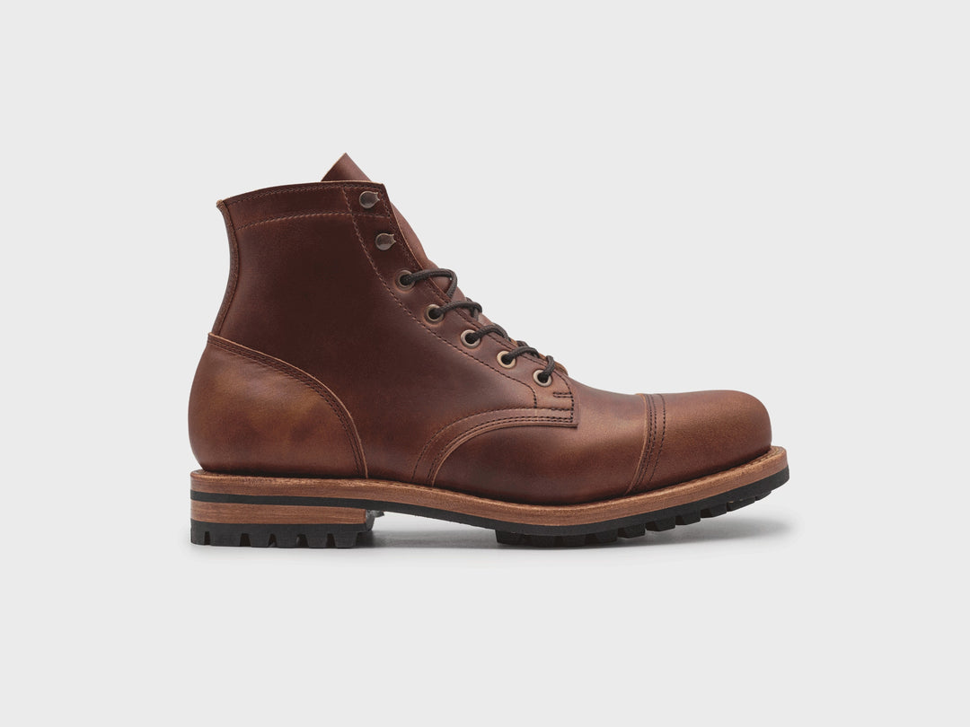 360° rotating view of the Redwood Double Shot Cap Toe boot
